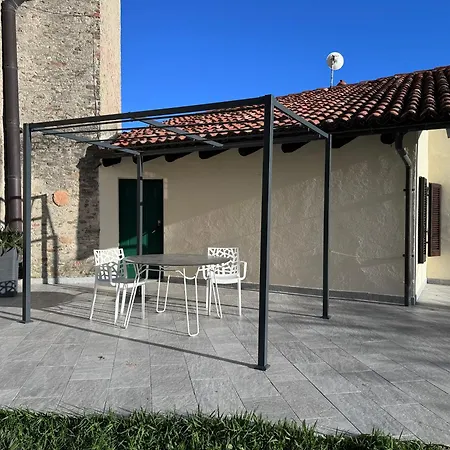 בית נופש Comecasa 2 Bedrooms With Garden House Benevello