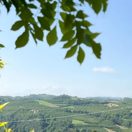 Comecasa Langhe Garden House-pace E Panorama A בית נופש