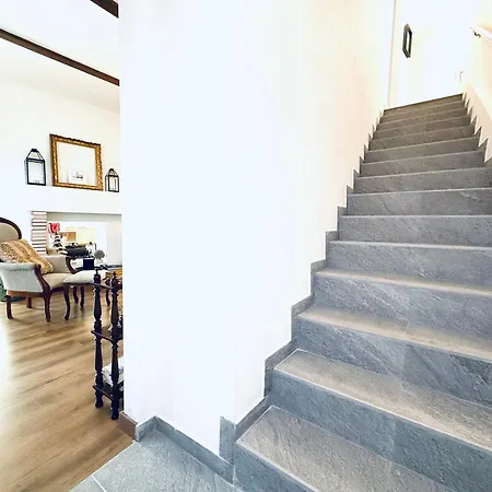 Comecasa Langhe Garden House-pace E Panorama A 別荘 Benevello